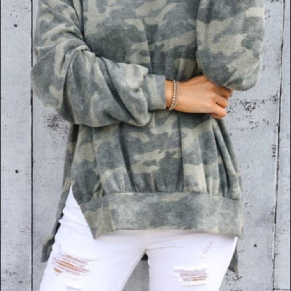 Hi-lo Hem Camouflage Sweater - Picture 5 of 7